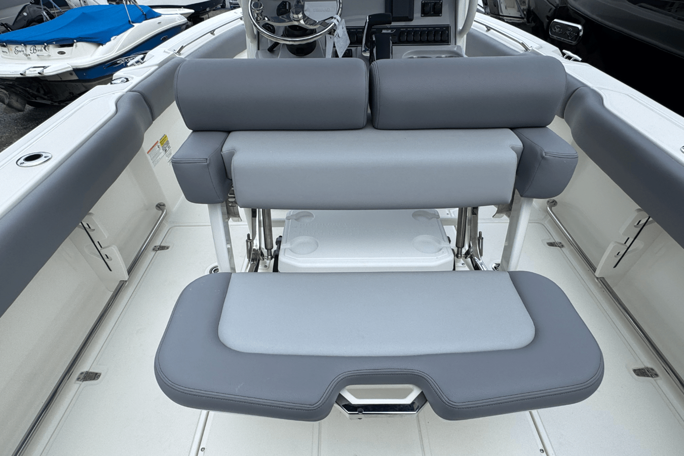 BOSTON WHALER 230 OUTRAGE, photo 22