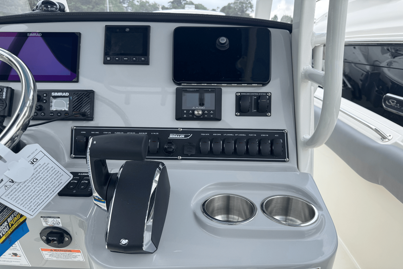 BOSTON WHALER 230 OUTRAGE, photo 28