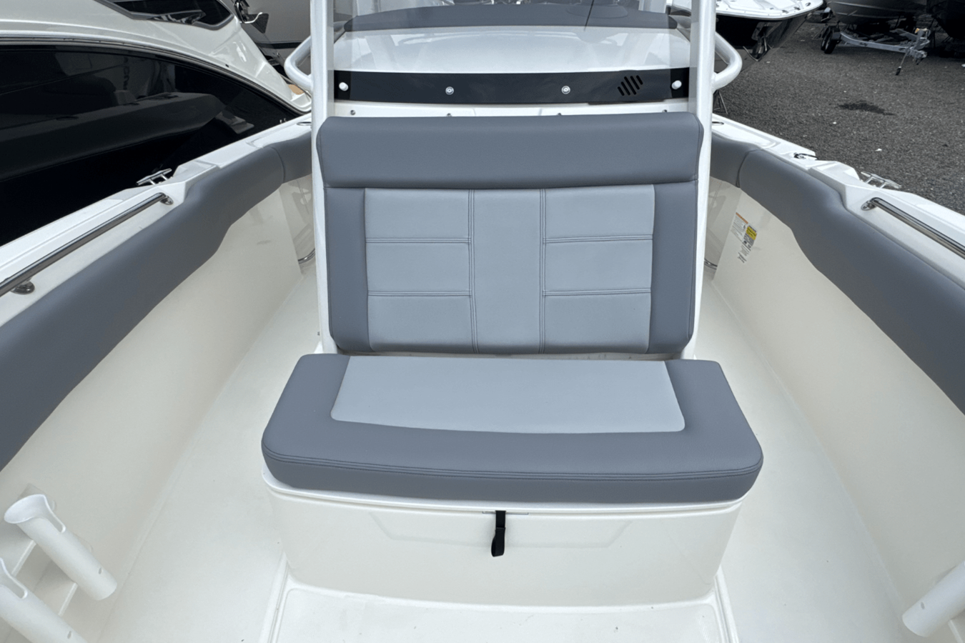 BOSTON WHALER 230 OUTRAGE, photo 42