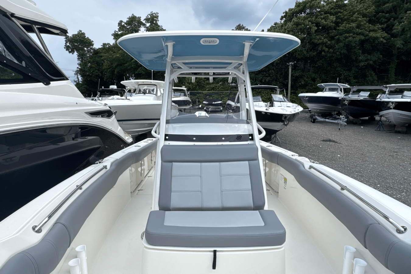 BOSTON WHALER 230 OUTRAGE, photo 49