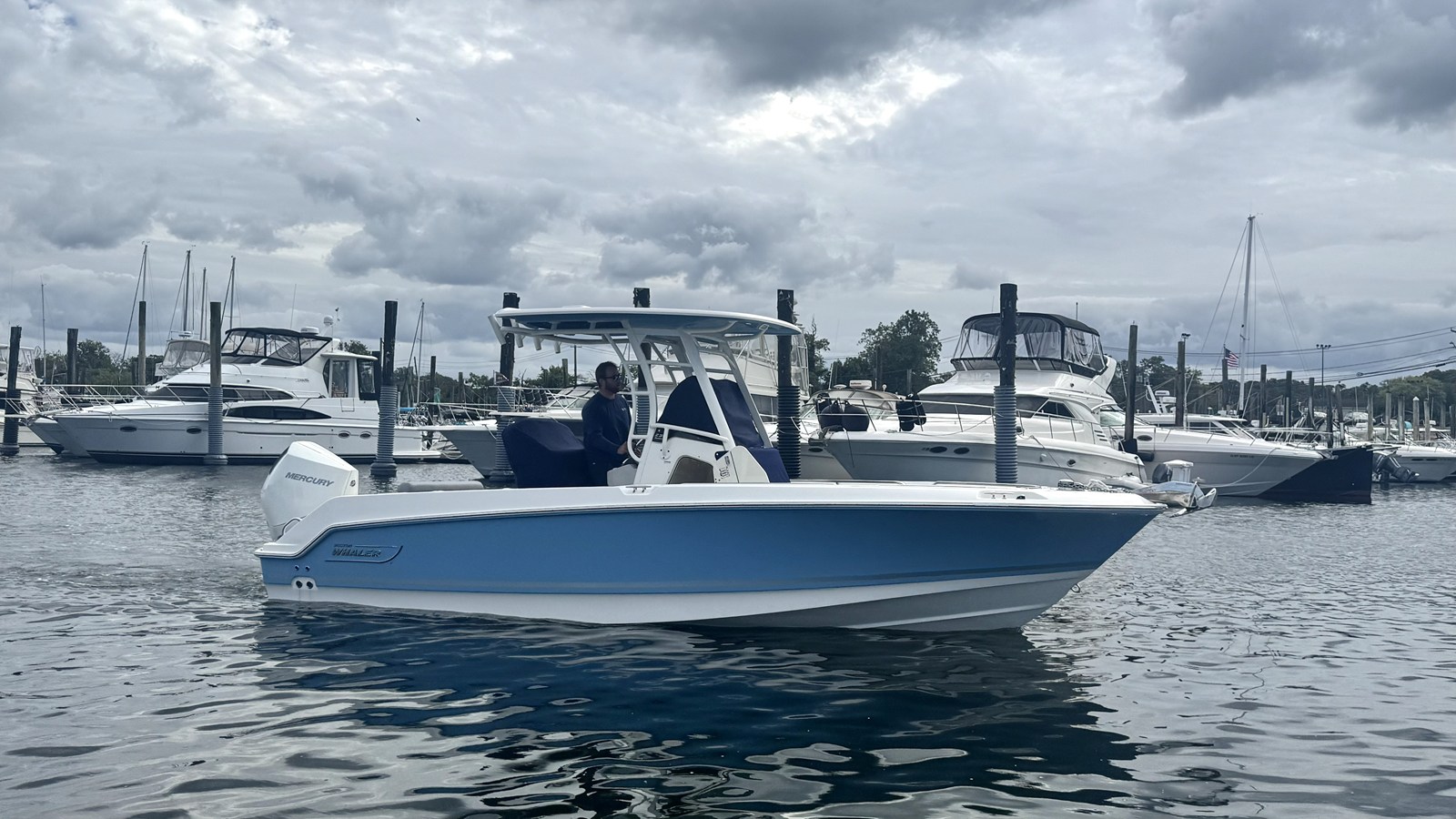 BOSTON WHALER 230 OUTRAGE, photo 51