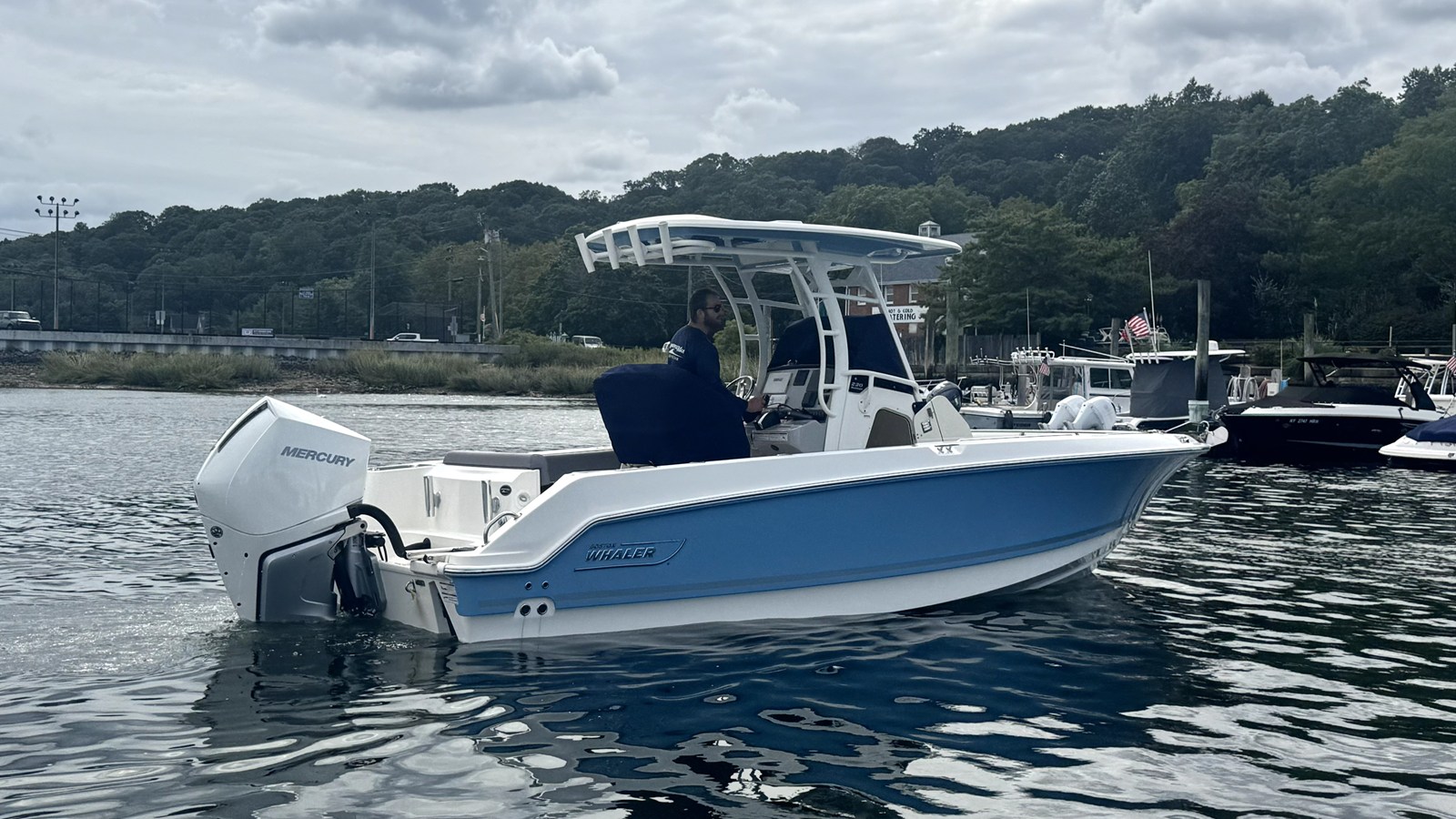 BOSTON WHALER 230 OUTRAGE, photo 53