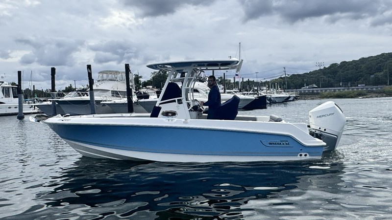 BOSTON WHALER 230 OUTRAGE — 2026 Boston Whaler 230 Outrage