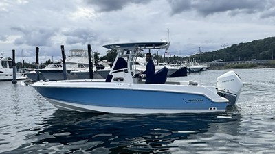BOSTON WHALER 230 OUTRAGE