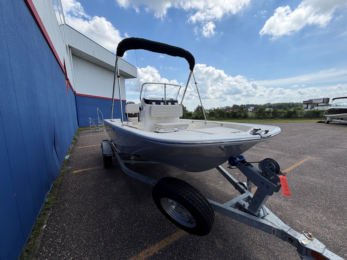 Boston Whaler 150 Montauk — 2027 Boston Whaler 150 Montauk — photo 2