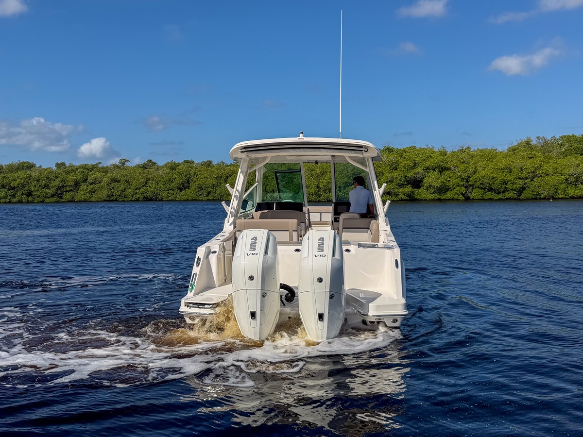 Boston Whaler 330 Vantage — 2027 Boston Whaler 330 Vantage — photo 3