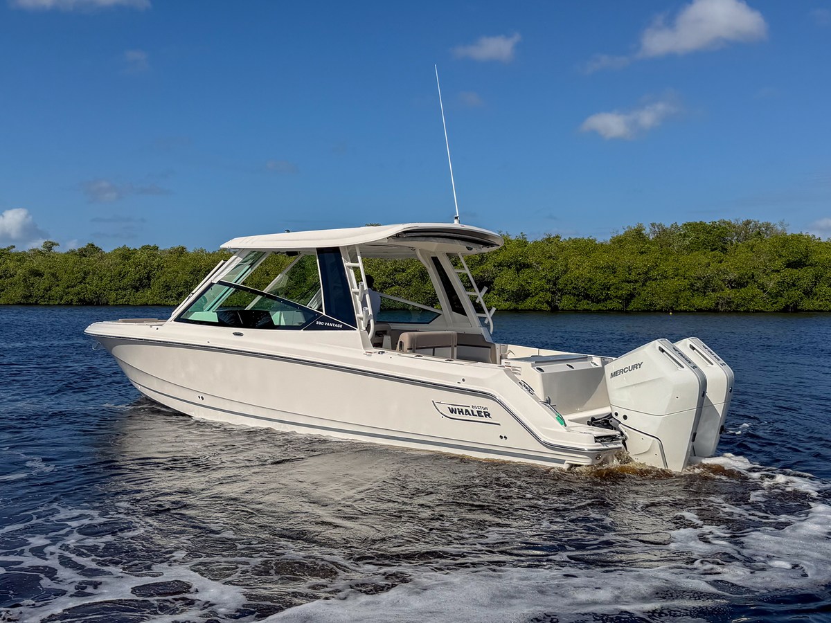 Boston Whaler 330 Vantage — 2027 Boston Whaler 330 Vantage — photo 4