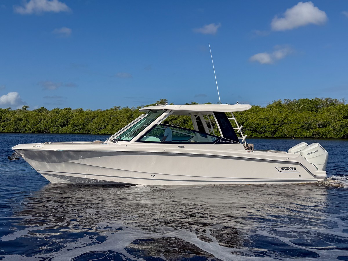 Boston Whaler 330 Vantage — 2027 Boston Whaler 330 Vantage — photo 5
