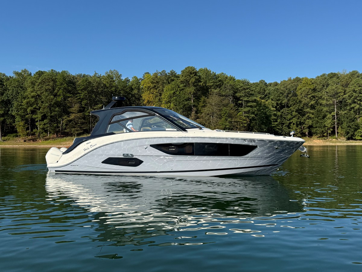 Sea Ray 370 SUNDANCER OUTBOARD — 2022 Sea Ray 370 Sundancer Outboard — photo 2