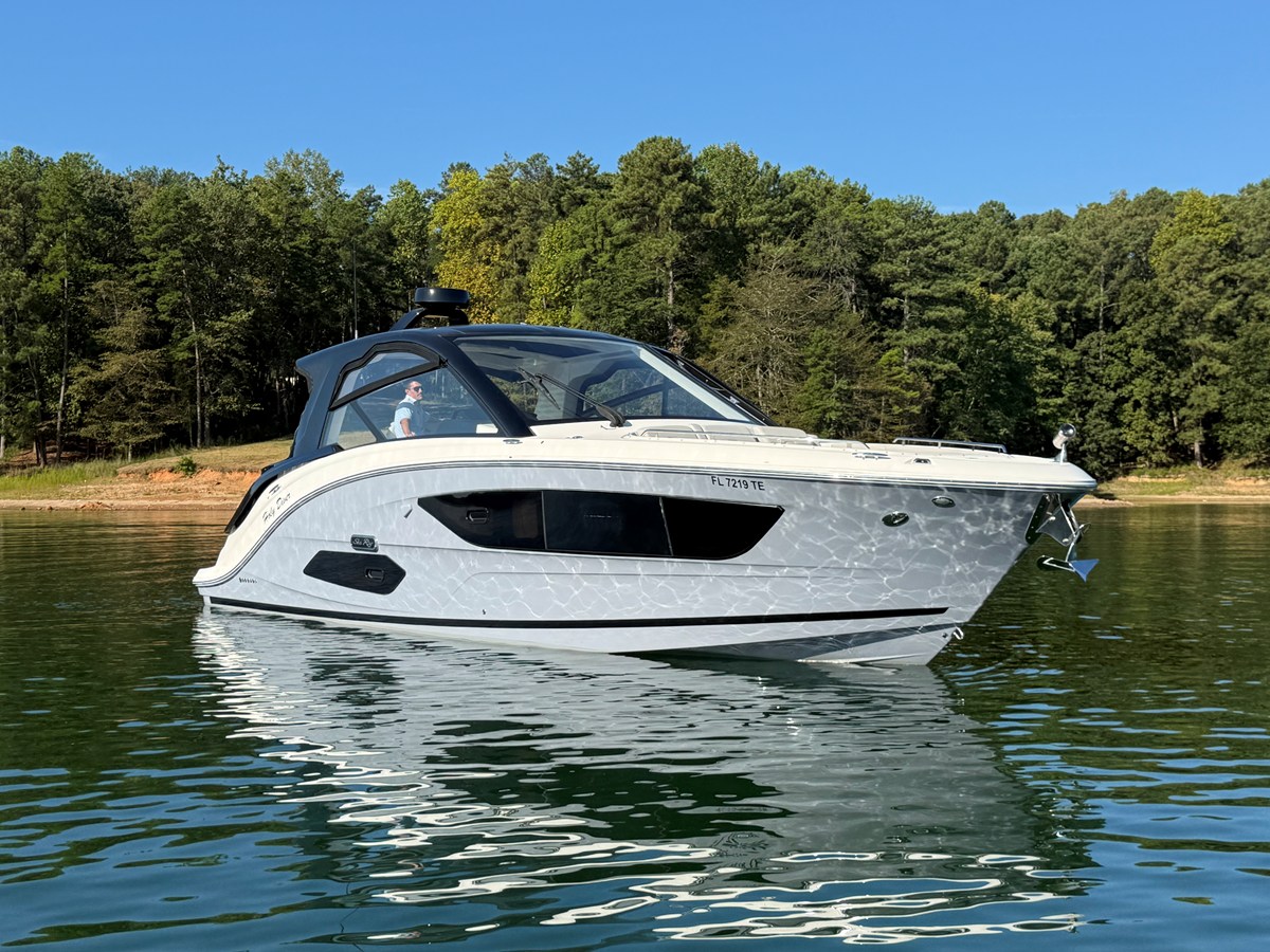Sea Ray 370 SUNDANCER OUTBOARD — 2022 Sea Ray 370 Sundancer Outboard — photo 4