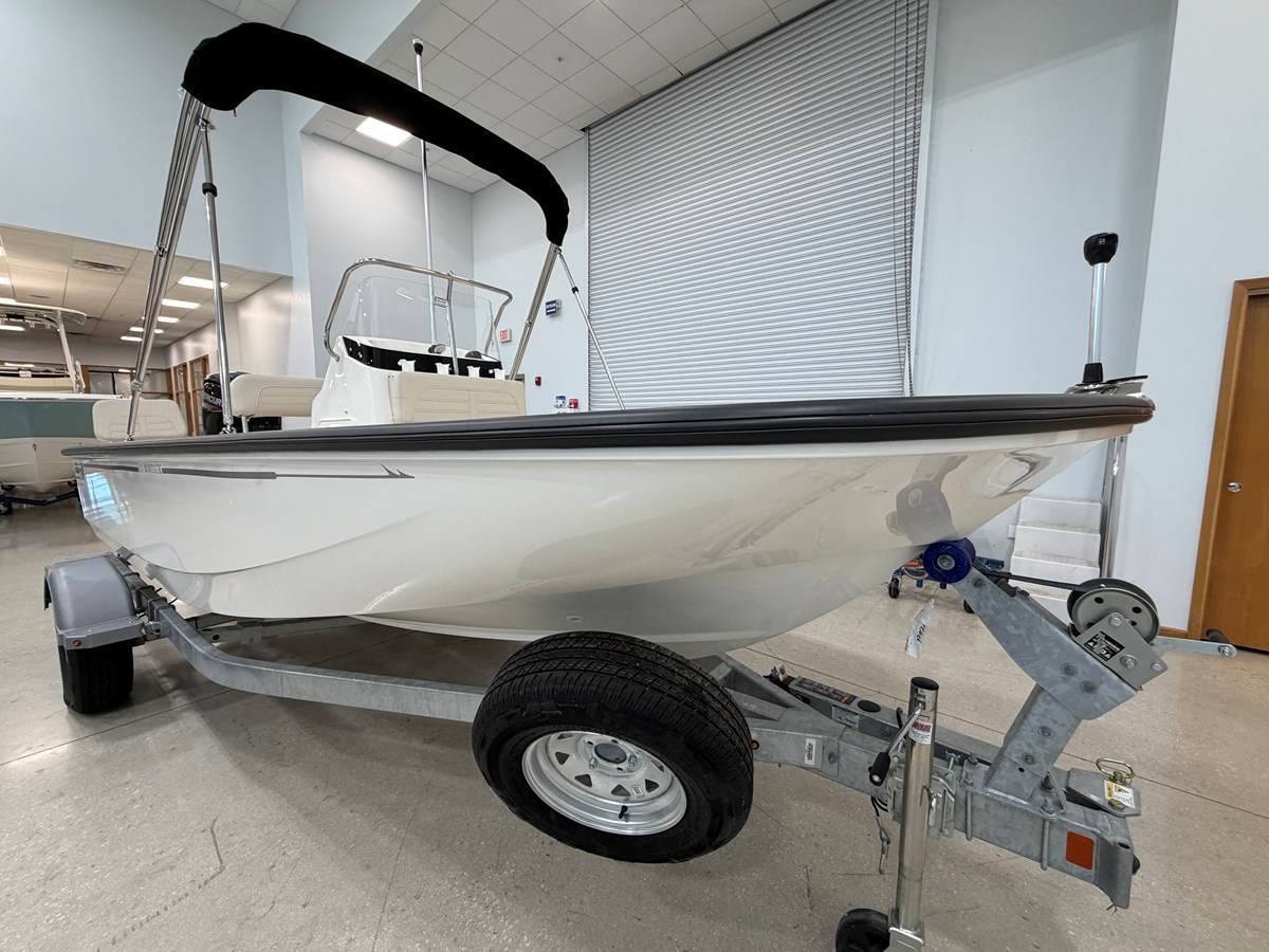 Boston Whaler 170 Montauk — 2027 Boston Whaler 170 Montauk — photo 3