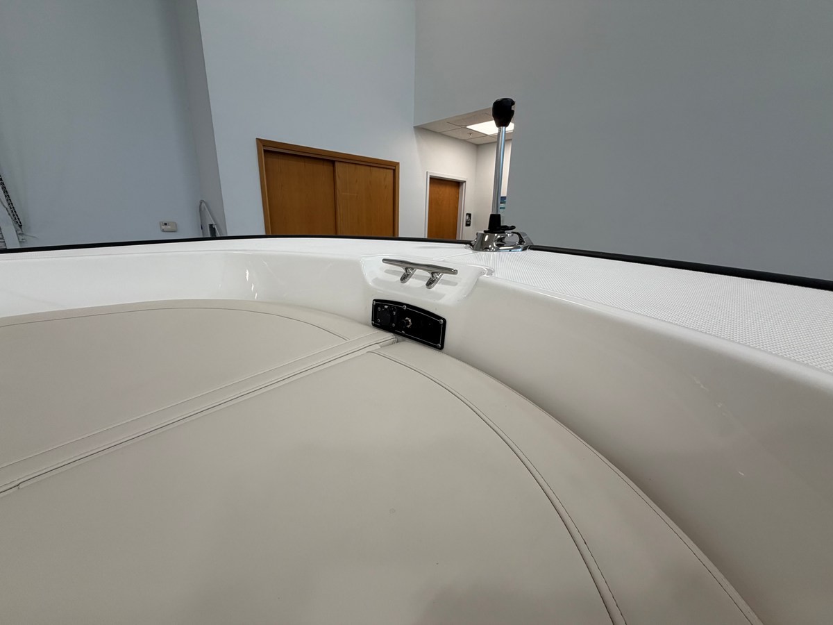 Boston Whaler 170 Montauk — 2027 Boston Whaler 170 Montauk — photo 5