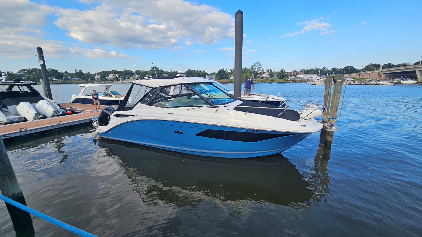 Sea Ray 320 SUNDANCER OB — 2024 Sea Ray 320 Sundancer OB