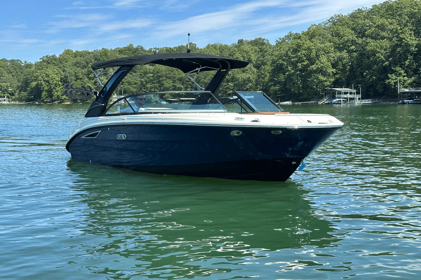 Sea Ray SDX 230 Surf — 2026 Sea Ray SDX 230 Surf — photo 4