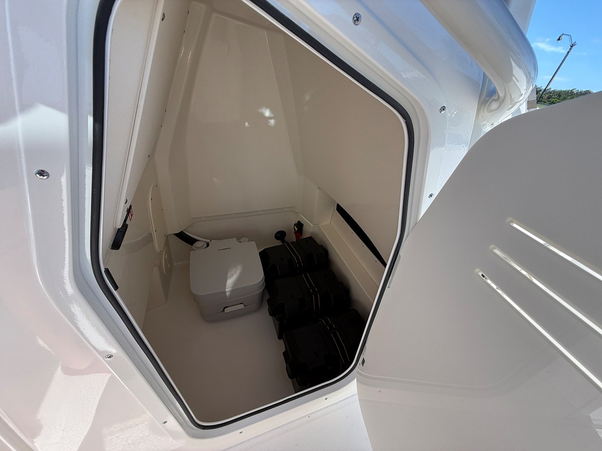 BOSTON WHALER 250 DAUNTLESS, photo 21