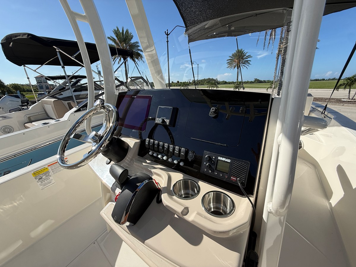 BOSTON WHALER 250 DAUNTLESS, photo 22