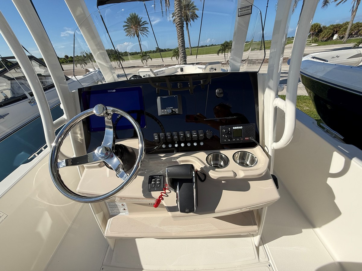 BOSTON WHALER 250 DAUNTLESS, photo 23