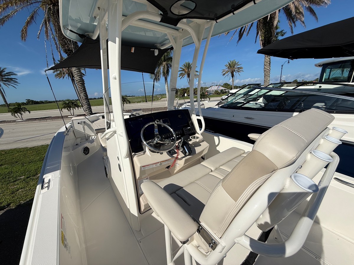 BOSTON WHALER 250 DAUNTLESS, photo 27