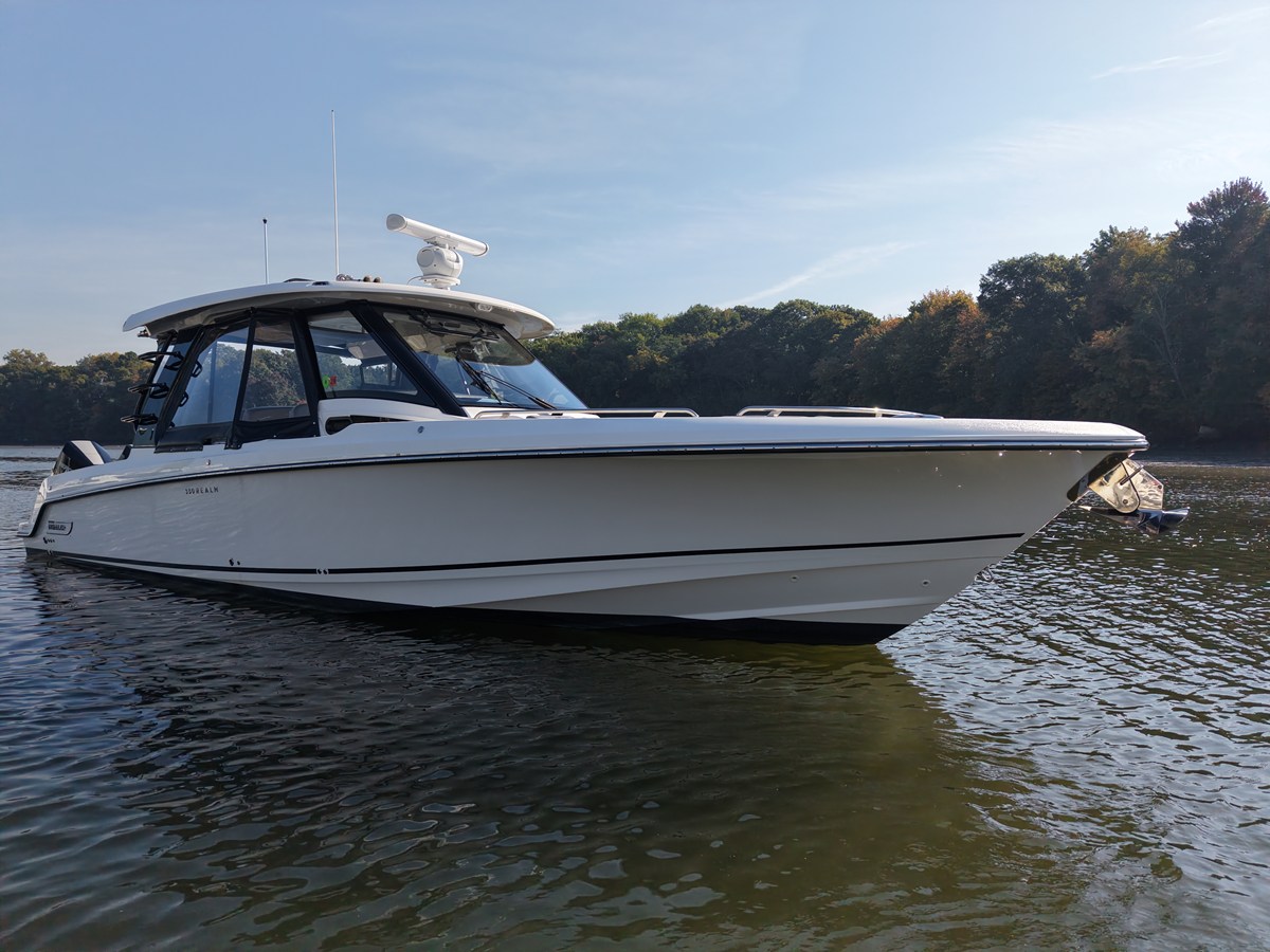 Boston Whaler 350 REALM — 2025 Boston Whaler 350 Realm — photo 4