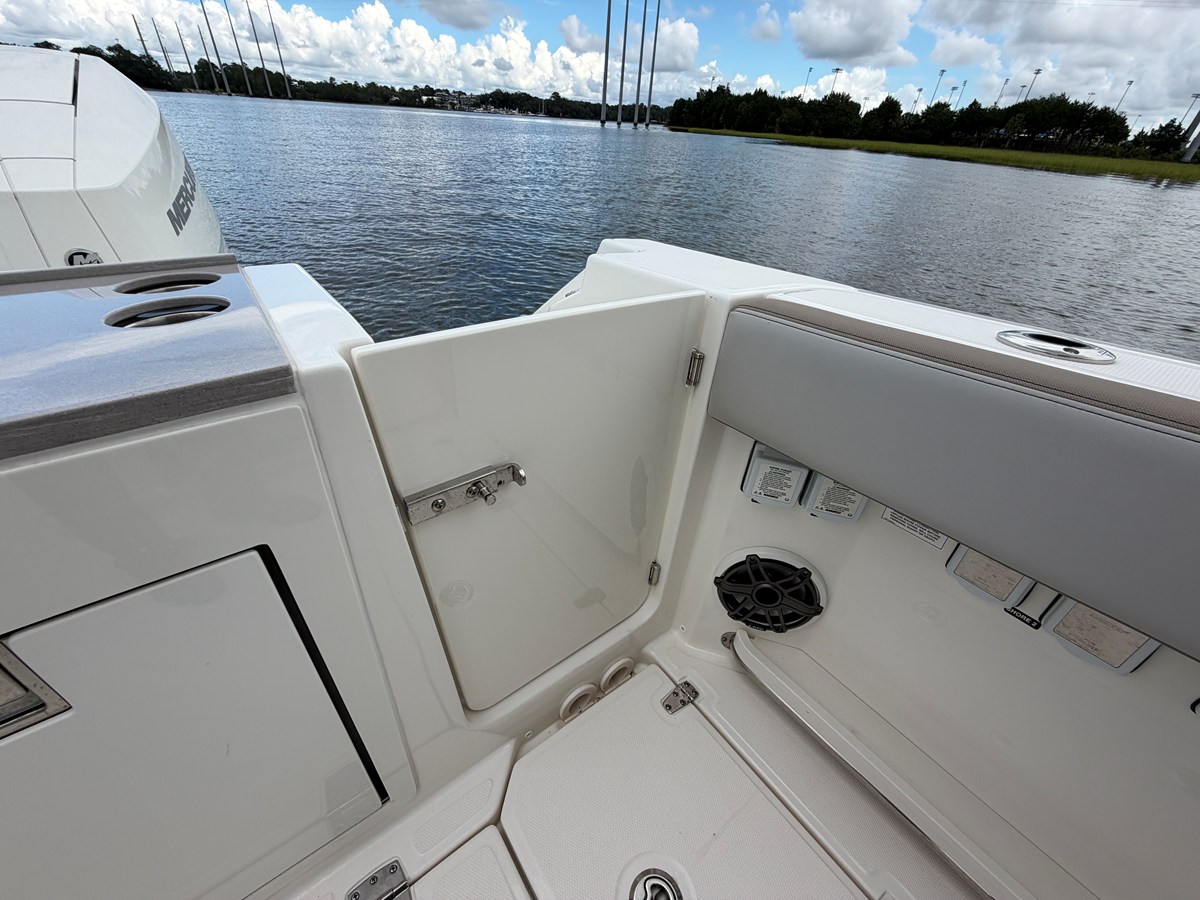 BOSTON WHALER 330 VANTAGE, photo 9