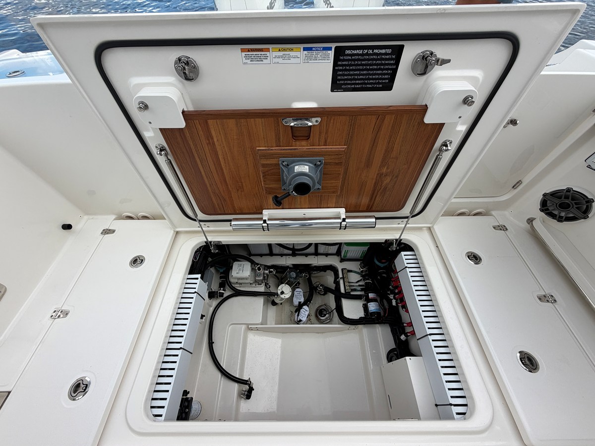 BOSTON WHALER 330 VANTAGE, photo 11