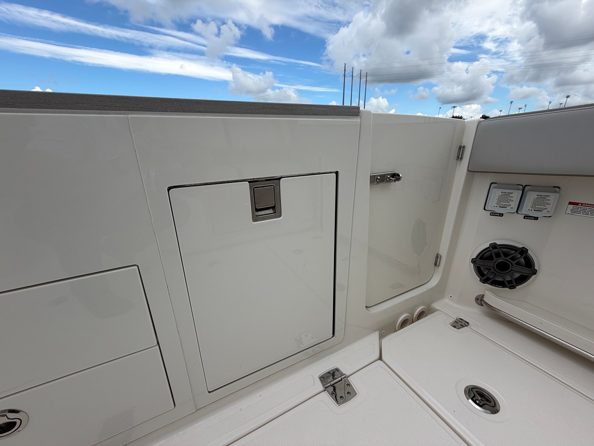 BOSTON WHALER 330 VANTAGE, photo 15