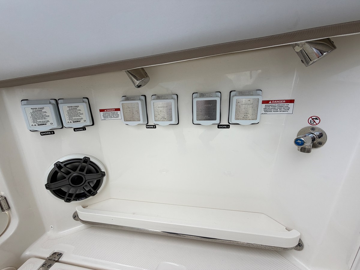 BOSTON WHALER 330 VANTAGE, photo 22
