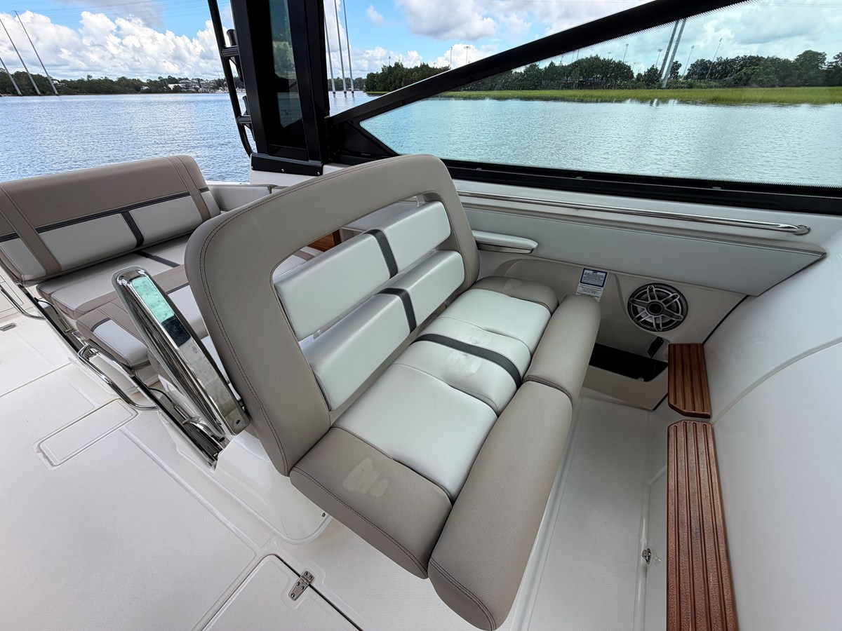 BOSTON WHALER 330 VANTAGE, photo 31