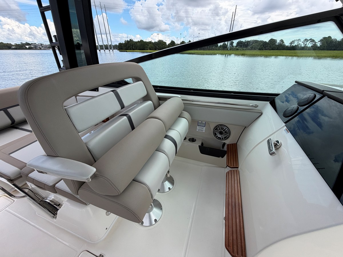 BOSTON WHALER 330 VANTAGE, photo 32