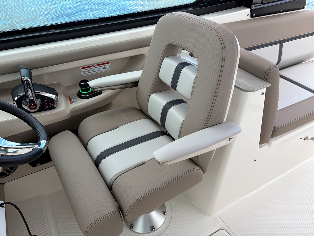 BOSTON WHALER 330 VANTAGE, photo 34
