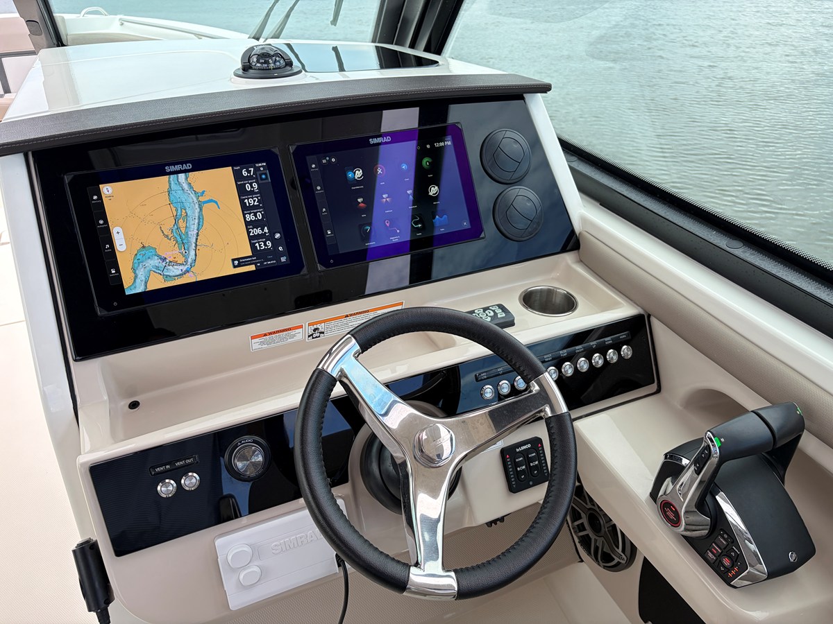 BOSTON WHALER 330 VANTAGE, photo 35