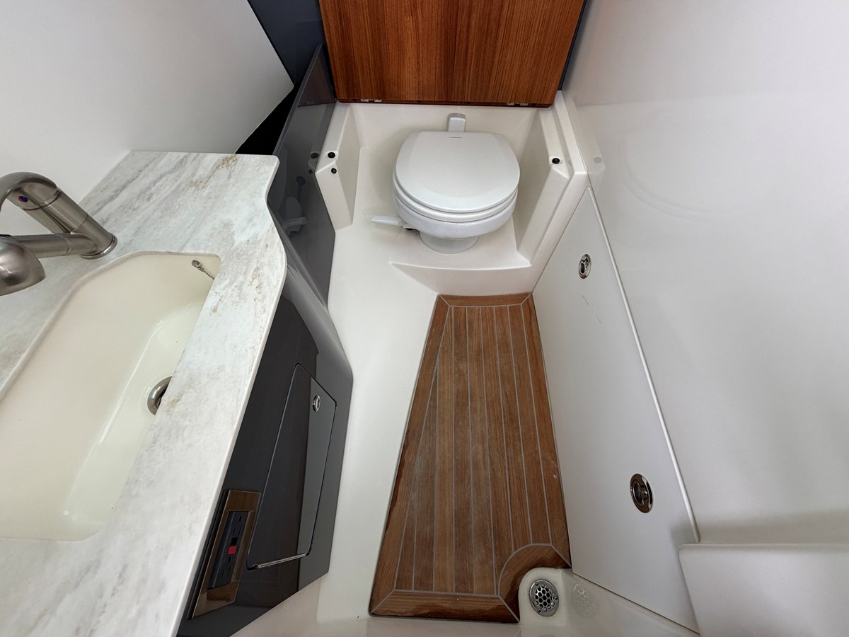 BOSTON WHALER 330 VANTAGE, photo 42