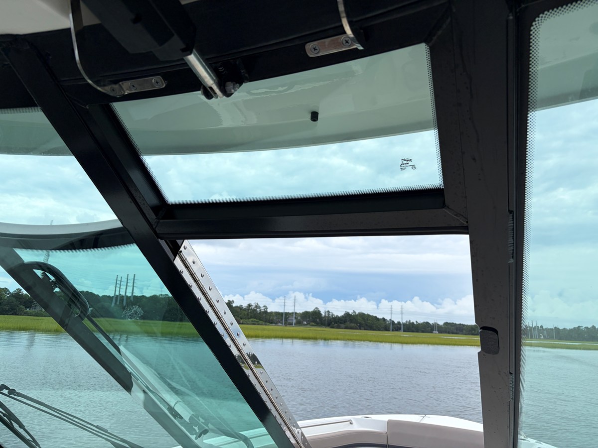 BOSTON WHALER 330 VANTAGE, photo 47