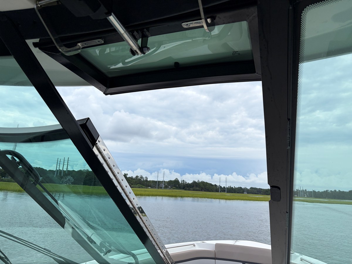 BOSTON WHALER 330 VANTAGE, photo 48