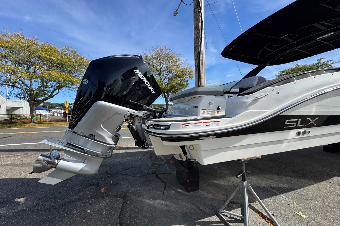 Sea Ray SLX 280 Outboard — 2026 Sea Ray SLX 280 Outboard — photo 3