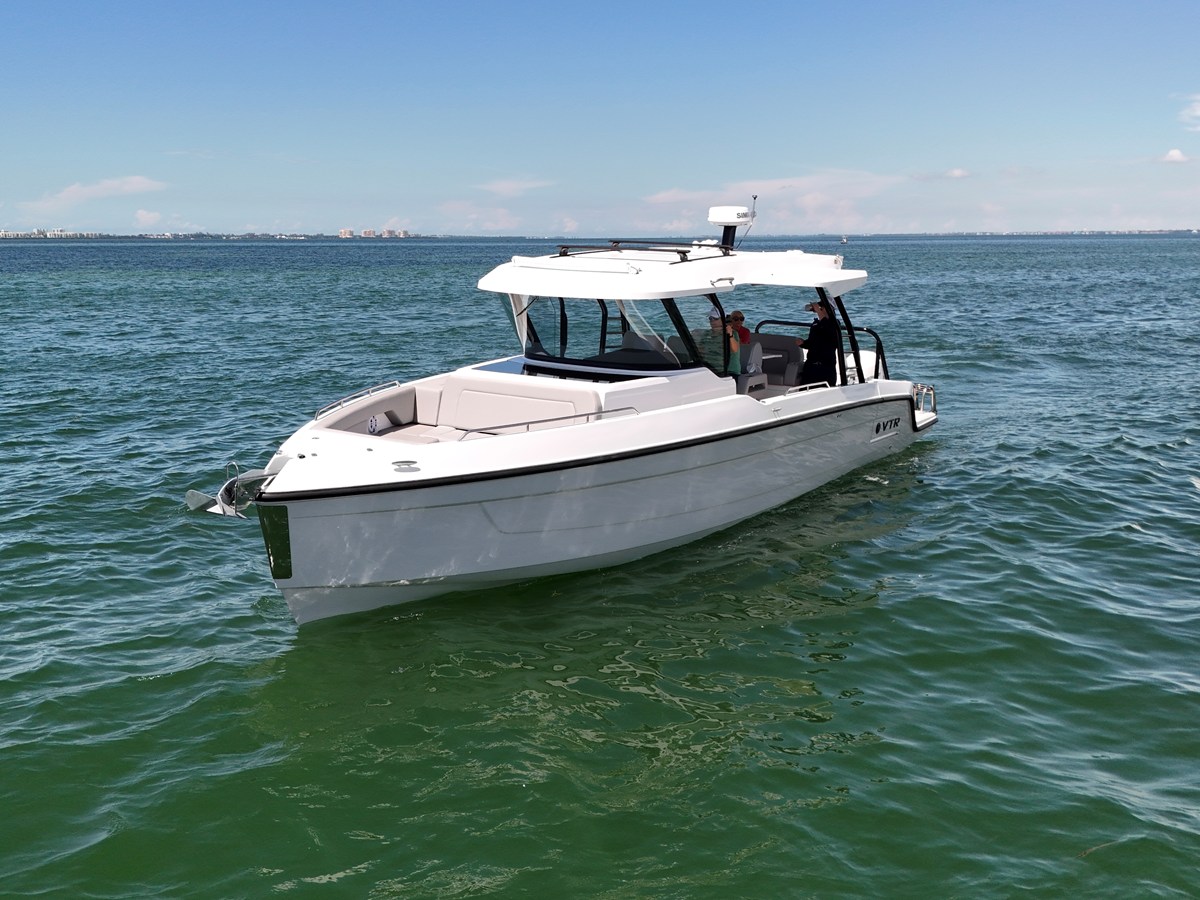 Cruisers Yachts 38 VTR — 2026 Cruisers Yachts 38 VTR — photo 3