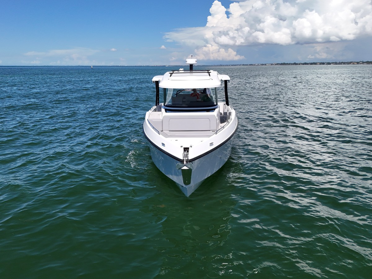 Cruisers Yachts 38 VTR — 2026 Cruisers Yachts 38 VTR — photo 4