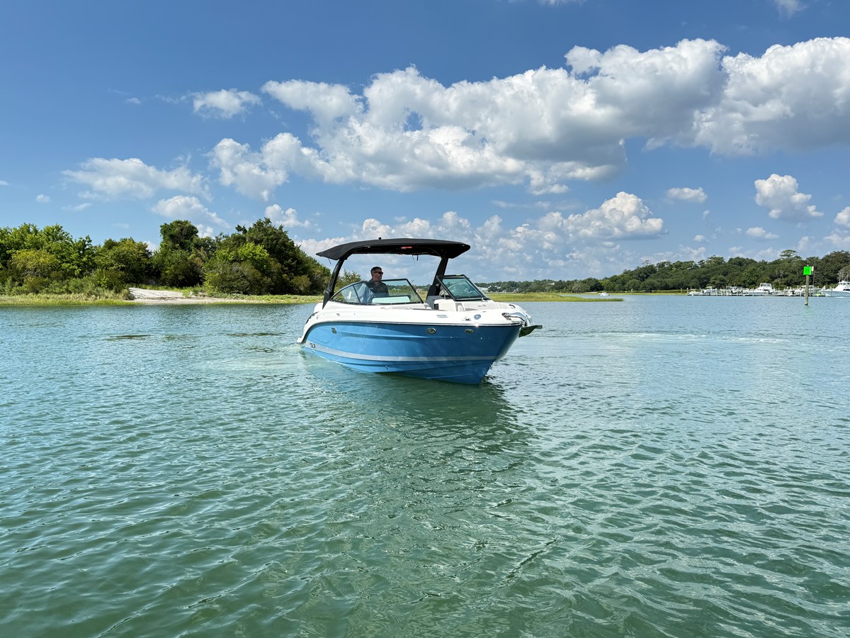 Sea Ray SLX 280 Outboard — 2027 Sea Ray SLX 280 Outboard — photo 5