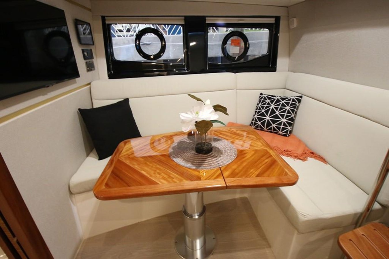 BOSTON WHALER 405 CONQUEST, photo 50