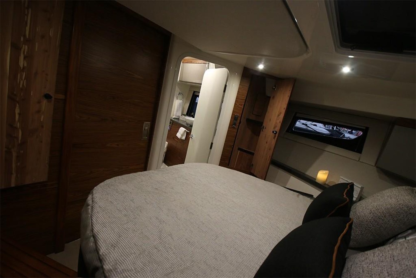 BOSTON WHALER 405 CONQUEST, photo 51