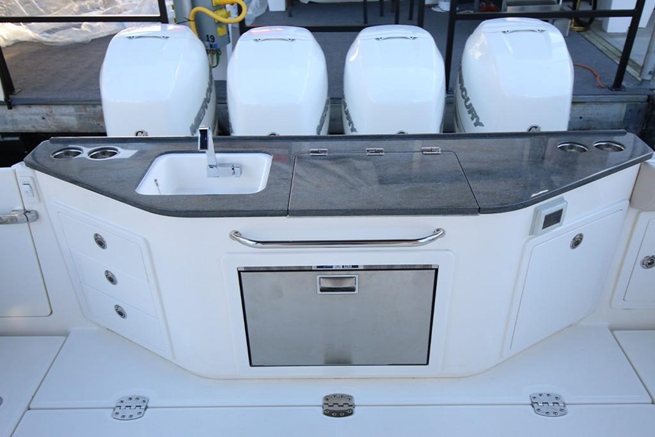 BOSTON WHALER 405 CONQUEST, photo 61