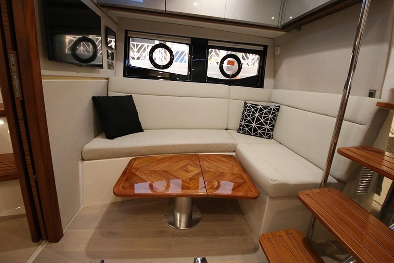 BOSTON WHALER 405 CONQUEST, photo 62