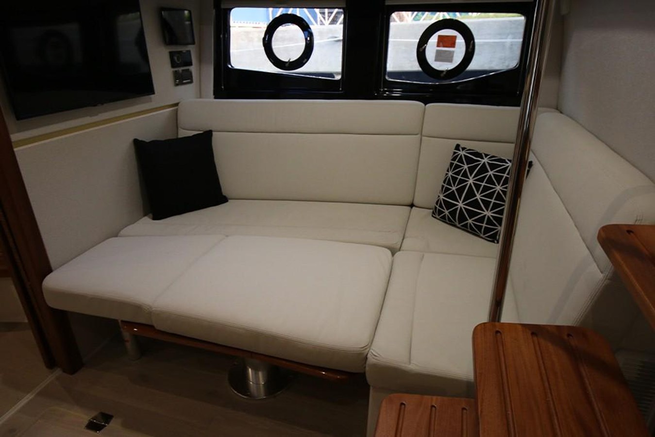 BOSTON WHALER 405 CONQUEST, photo 68