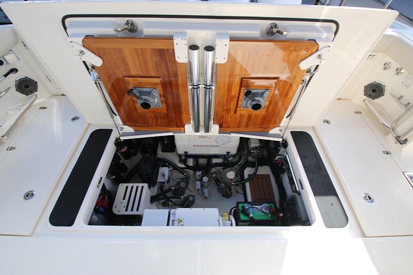 BOSTON WHALER 405 CONQUEST, photo 71