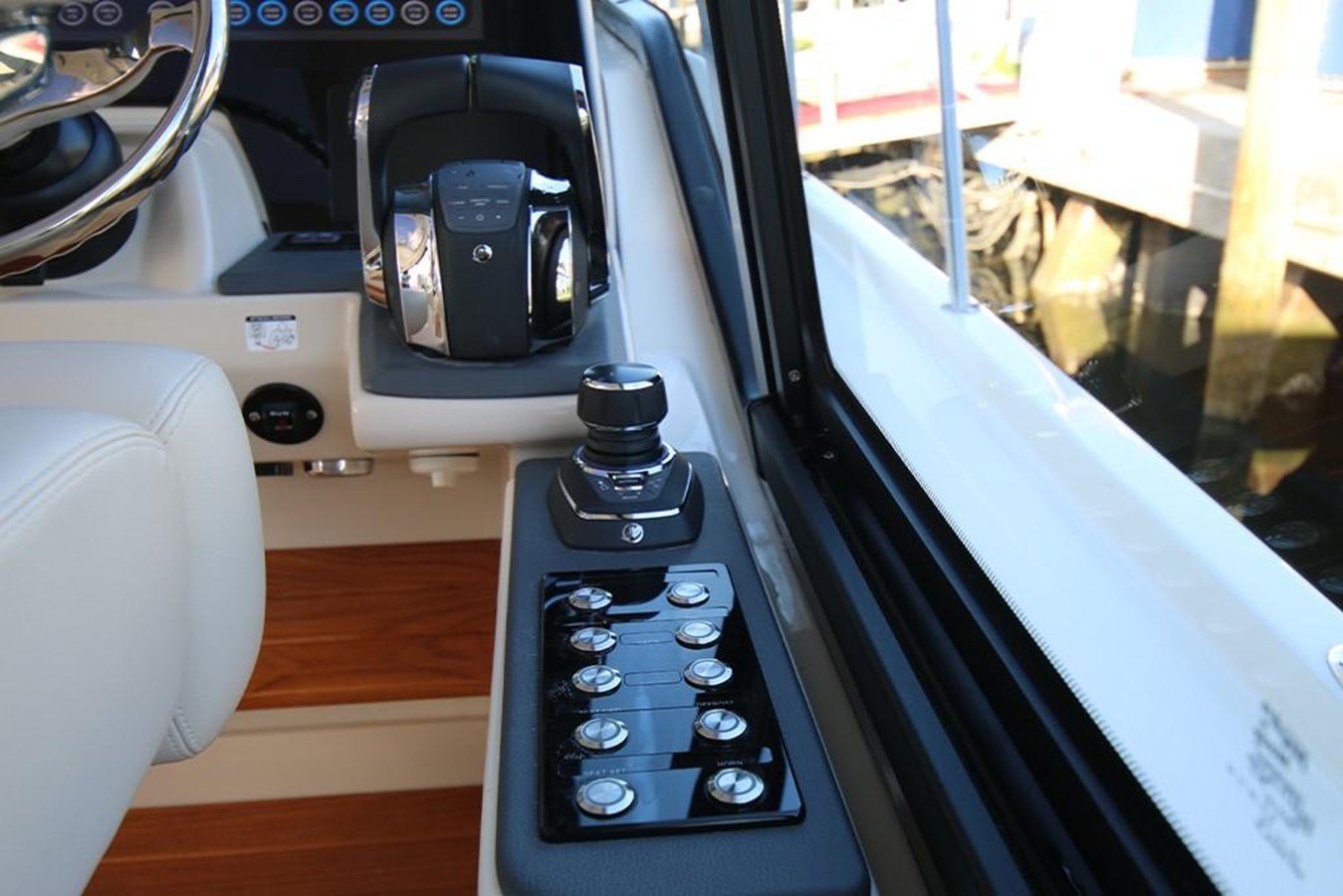 BOSTON WHALER 405 CONQUEST, photo 72