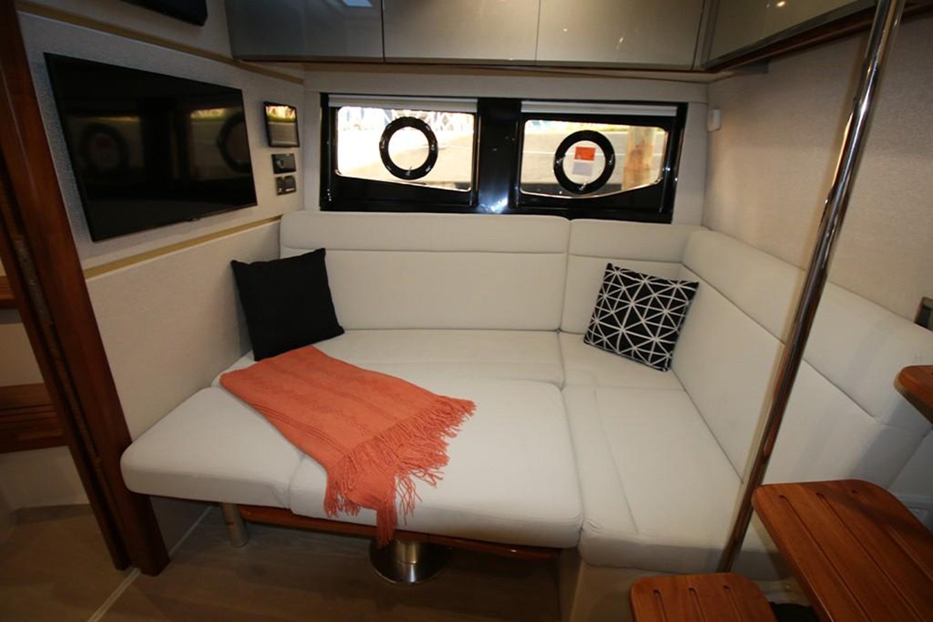 BOSTON WHALER 405 CONQUEST, photo 73