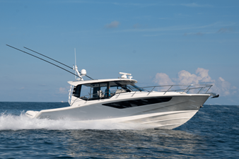 BOSTON WHALER 405 CONQUEST