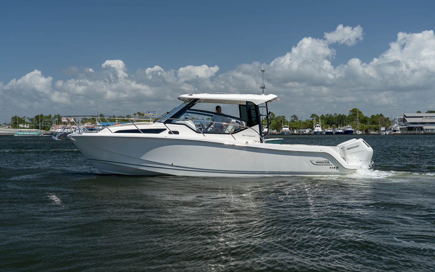 Boston Whaler 325 Conquest — 2026 Boston Whaler 325 Conquest