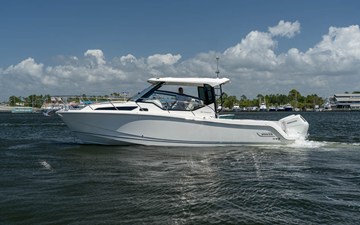 BOSTON WHALER 325 CONQUEST