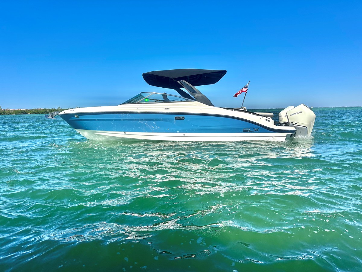 Sea Ray SLX 280 OUTBOARD — 2025 Sea Ray SLX 280 Outboard